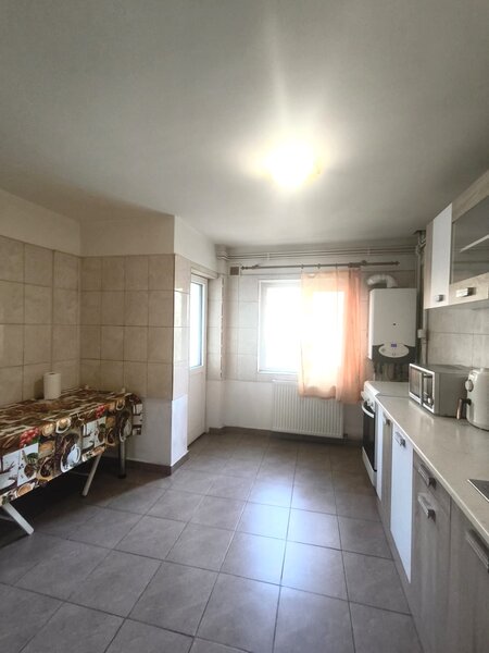 Bragadiru, zona centrala, apartament 3 camere, 2400 Lei.